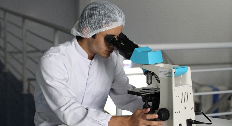 farmacia-investigacion-medica-laboratorio.png