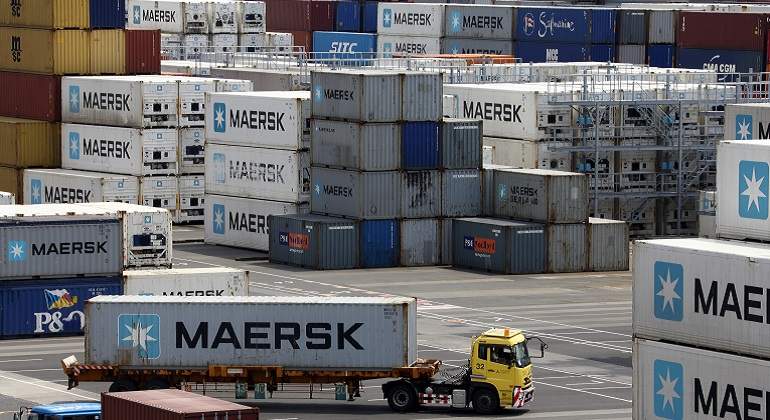 770-x-420-Contenedores-en-el-area-de-carga-de-un-puesto-Bloomberg.jpg