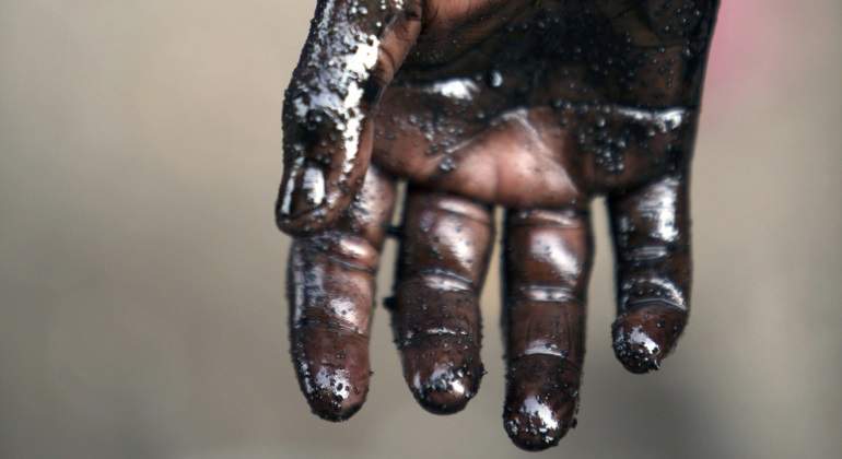 mano-petrolada-reuters-770.jpg