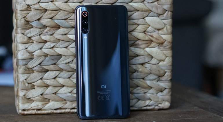 xiaomi-mi-9-7.jpg