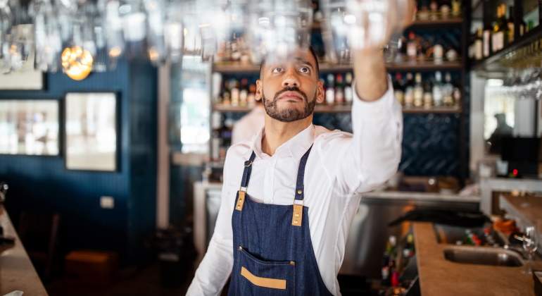 dueno-bar-istock.jpg