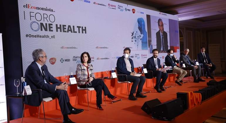 one-health-primera-mesa.jpg