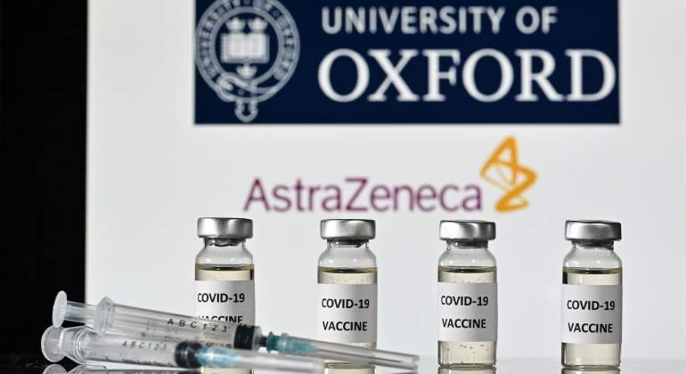 vacuna-coronavirus-covid-19-oxford-astrazeneca-botes-jeringuillas-getty-770x420.jpg
