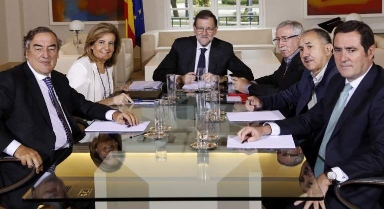 Rajoy-sindicatos-patronal-nov16.jpg