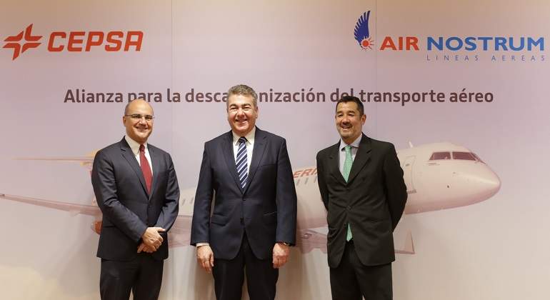 im-ndp-cepsa-air-nostum-firman-acuerdo-descarbonizacion.jpg