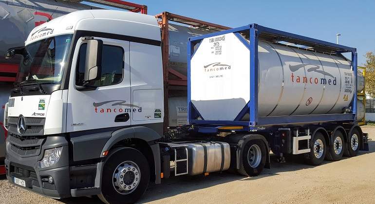 TANCOMED_GRUPO_ALONSO_Camion-e-Isotank.jpg
