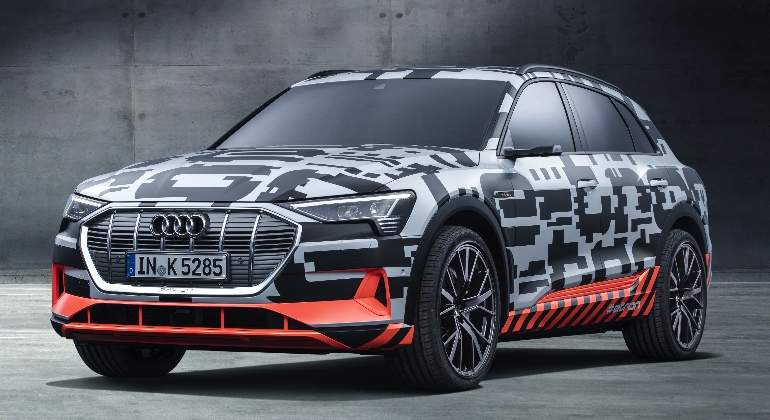 Audi-e-tron-Prototype-2017-01.jpg