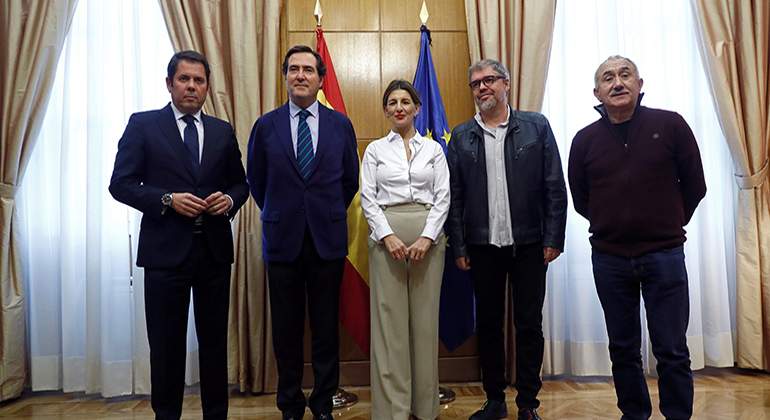 Firma-Acuerdo-Empleo-EFE.jpg