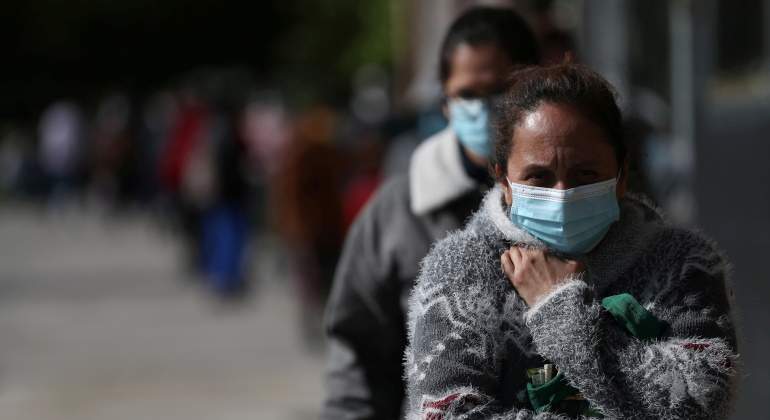 coronavirus-colas-aluche-ayuda-reuters.jpg