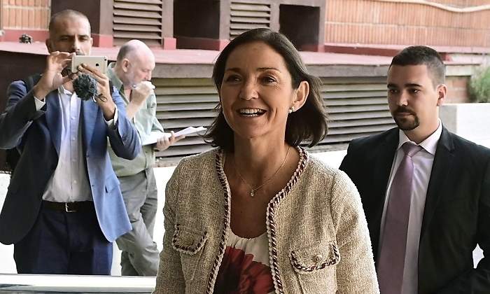 reyes-maroto-camina-sonrie-EFE.jpg