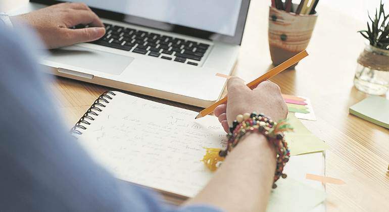 libreta-ordenador-770-istock.jpg
