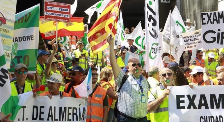 huelga-examinadores-trafico-efe-02.jpg