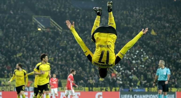 aubameyang-voltereta-efe.jpg