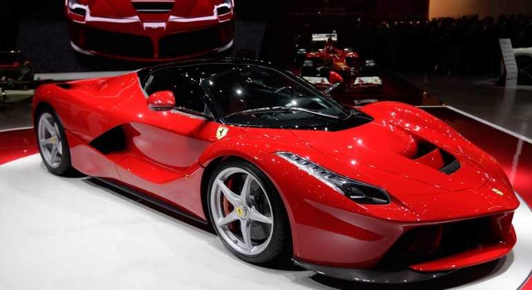 ferrari-laferrari.jpg
