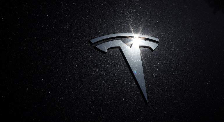 tesla-insignia-resplandor-reuters-770x420.jpg