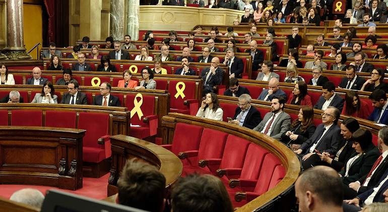 parlament770.jpg