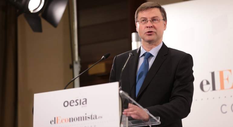 dombrovskis-elisa-senra.jpg