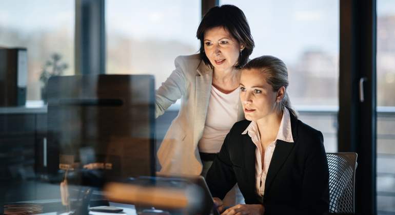 mujeres-directivas.jpg