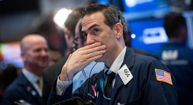 Wall-street-broker-preocupado.jpg