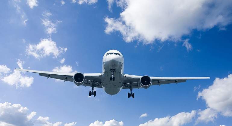 avion-volando.jpg