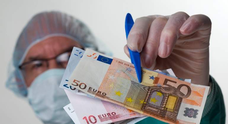 medico-dinero.jpg