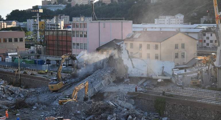 puente-genova-derrumbado-efe.jpg