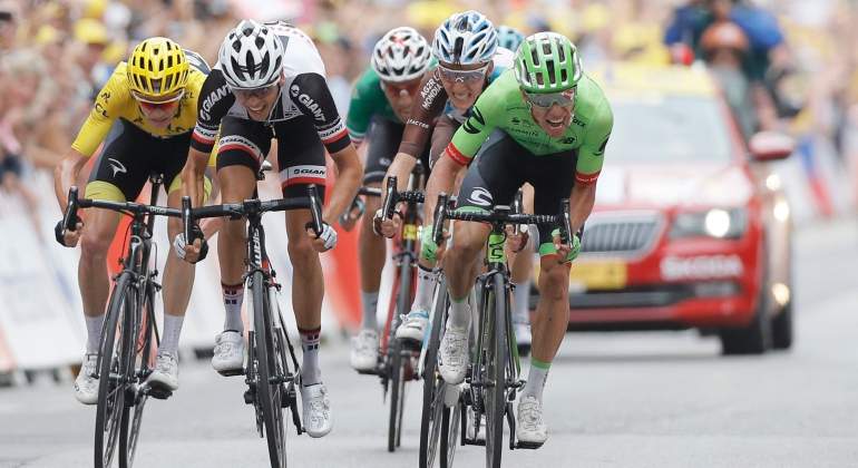 URAN-TOUR-EFE.jpg