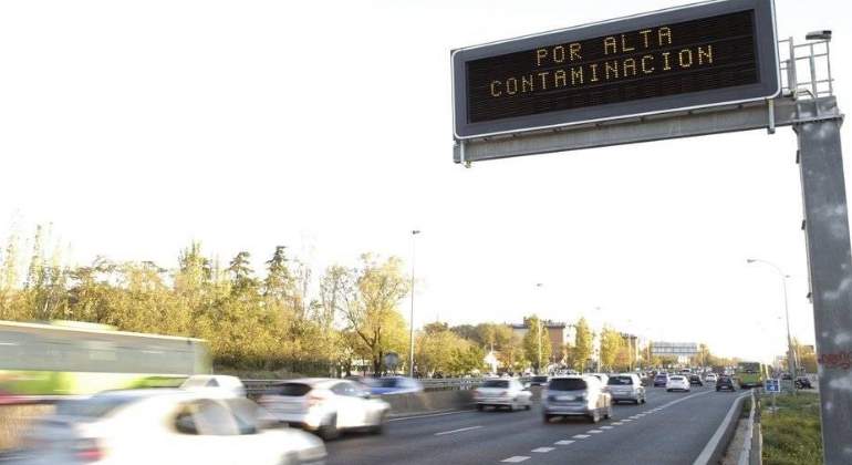 cartel-contaminacion-m30-efe.jpg