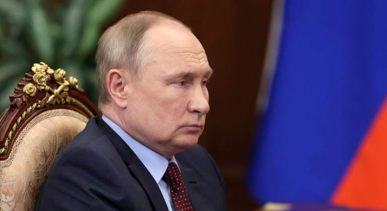 putin-andares-pistolero.jpg