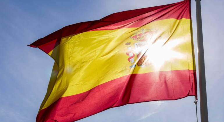 espana-sol-bandera.jpg