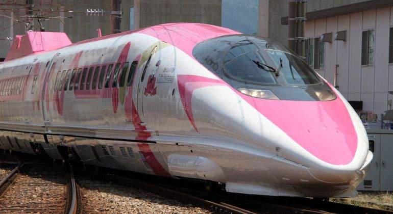 tren-japon-kitty-efe.jpg