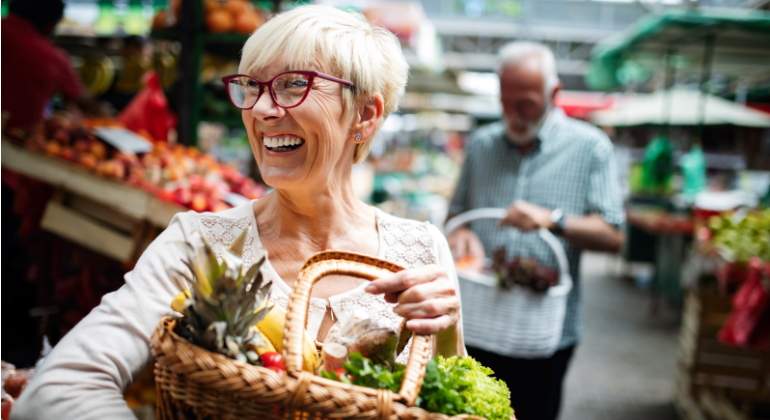 mujer-compra-istock.jpg