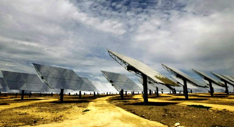 abengoa-placas-solares-770.jpg