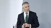 Marlaska intenta tapar las críticas subiendo el sueldo a Guardia Civil y Policía en plena crisis económica