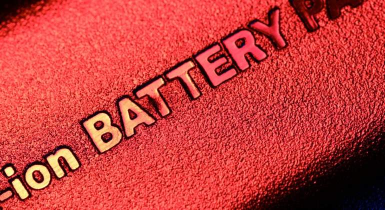 Li-ion-battery-bateria-770-dreamstime.jpg