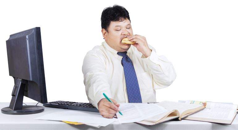 hombre-obeso-negocios-comida-770-dreamstime.jpg