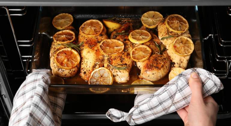 pollo-asado-limon-recurso-dreamstime.jpg