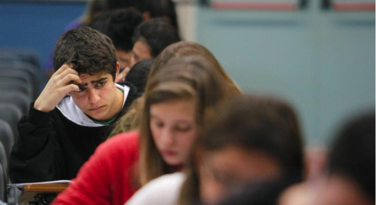 alumnos-instituto-efe.png