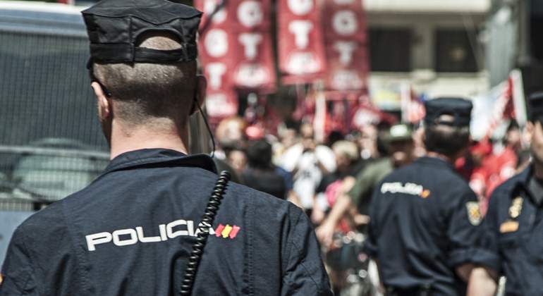 policia-aviso-mensaje.jpg