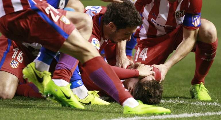 vrsaljko-Fernadno-Torres-Gabi-dedos-EFE.jpg