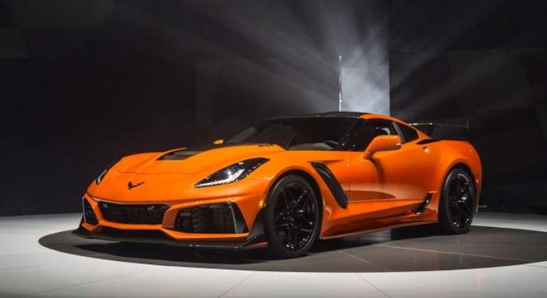 Chevrolet-Corvette-ZR1-2019-01.jpg