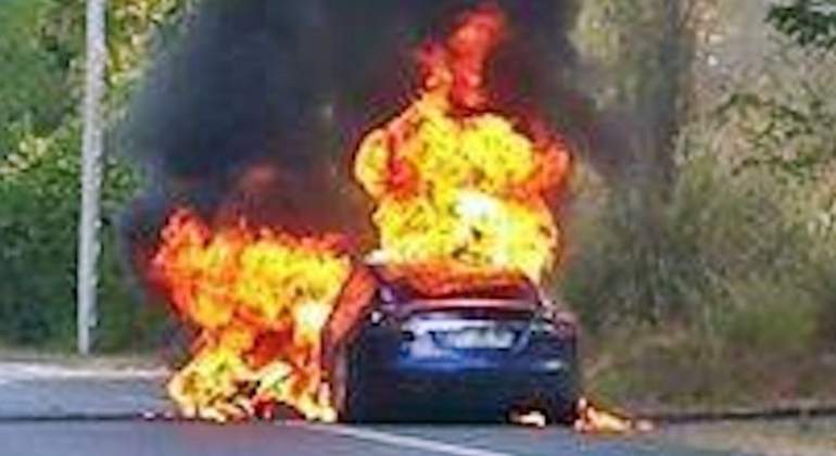 tesla-modelS-arde.jpg