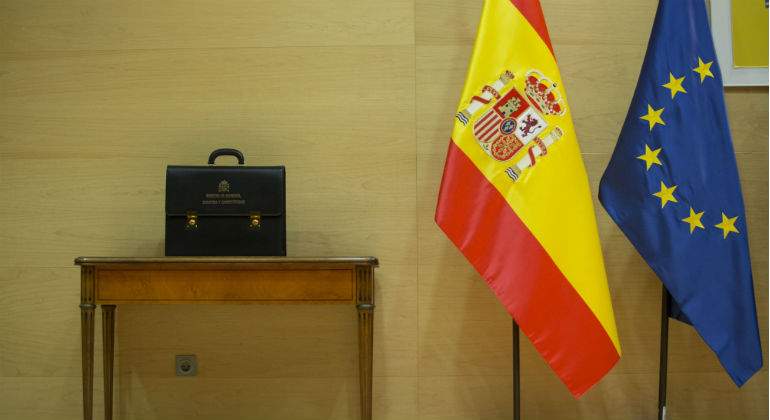 cartera-economia-banderas.jpg