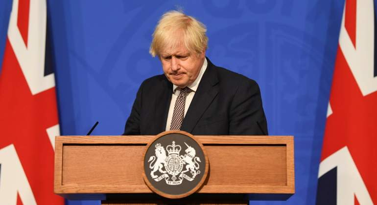 johnson-mira-abajo-reuters-770x420.jpg