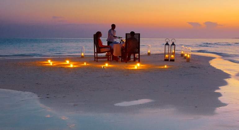 sandbank-dining.jpg