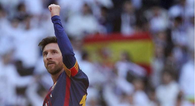 Messi-celebra-clasico-bandera-espana-2018-Reuters.jpg