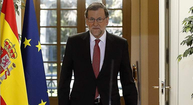 rajoy-ventana-moncloa-efe.jpg
