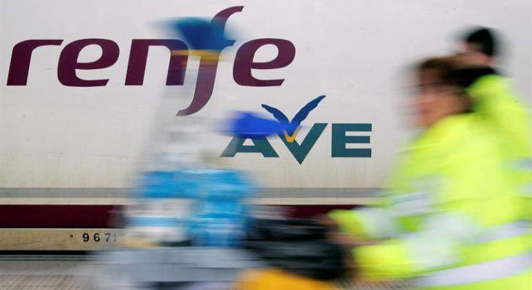 ave-movido-renfe-770-efe.jpg
