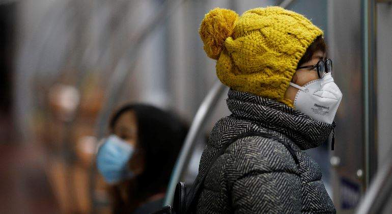 mujer-metro-mascarilla-pekin-china-coronavirus-10febrero2020-reuters-770x420.jpg