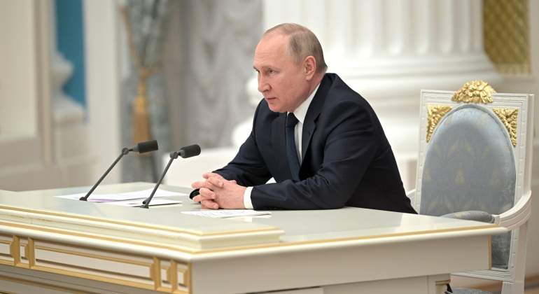 putin-mesa-kremlin-25-feb-ep-770x420.jpg